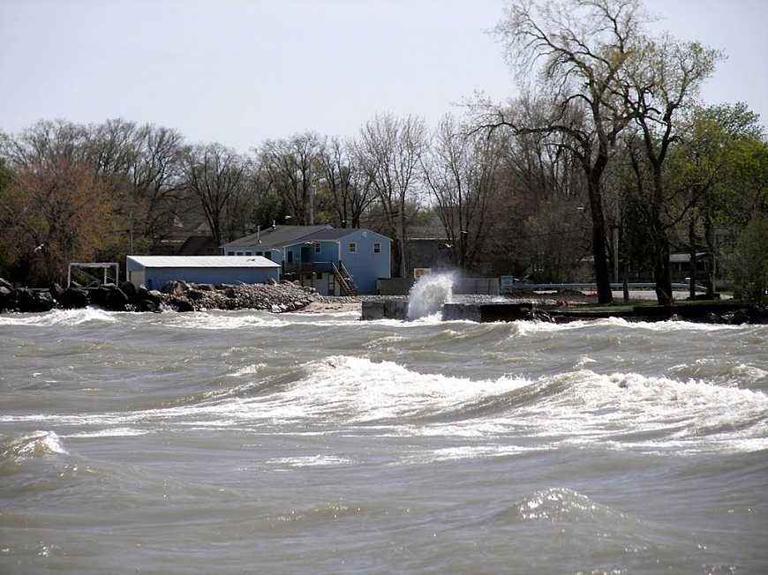 Flooding may spur algae in Lake Erie